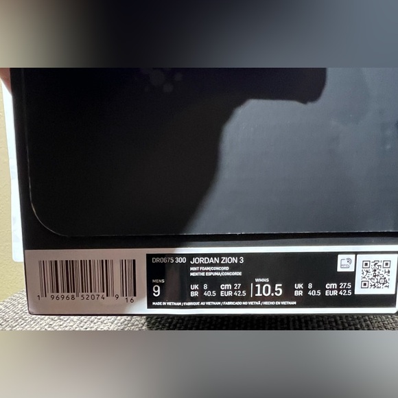 Like New, Size 9 - Jordan Zion 3 Mud, Sweat and Tears with Box - Picture 14 of 15